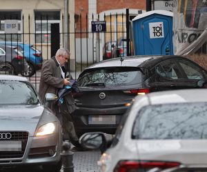 Ardanowski zaparkował jak na polu