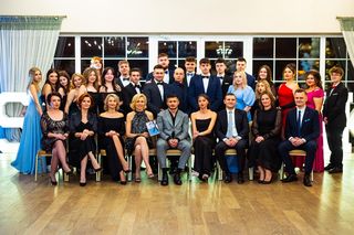 Mateusz nie doczekał studniówki. Piękny gest kolegów z klasy i nauczycieli