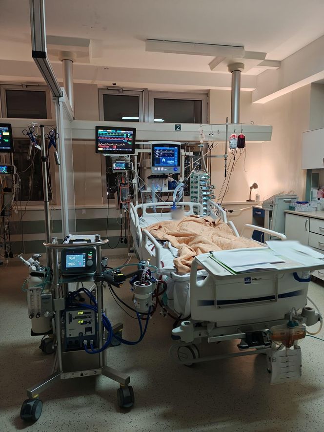 Rekordowe ECMO i przeszczep wątroby uratowały 18-latka