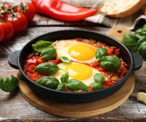 Ten przepis przywiozłam z Włoch. Od kiedy go znam, jajka w czyśćcu podaję na niedzielne śniadanie