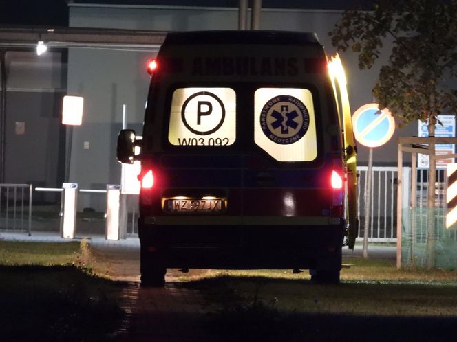 Kierowca toyoty nie przeżył potwornego uderzenia. Jego auto wbiło się w tył naczepy. Policjanci nie wykluczają jednego…