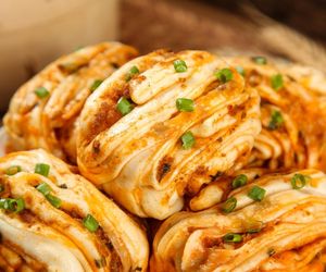 Zielona cebulka w roli głównej. Mięciutkie zawijasy drożdżowe, które zachwycają