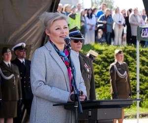 Ponad stu żołnierzy na Placu Solidarności w Olsztynie. Złożyli uroczystą przysięgę [ZDJĘCIA]