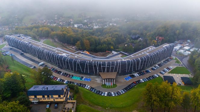 Zarówno wnętrza, jak i bryła Mercure Szczyrk Resort robią duże wrażenie