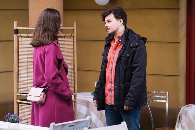 Na Wspólnej odc. 3361. Przemek Smolny (Eryk Cichowicz), Monika (Karolina Oldyńska)