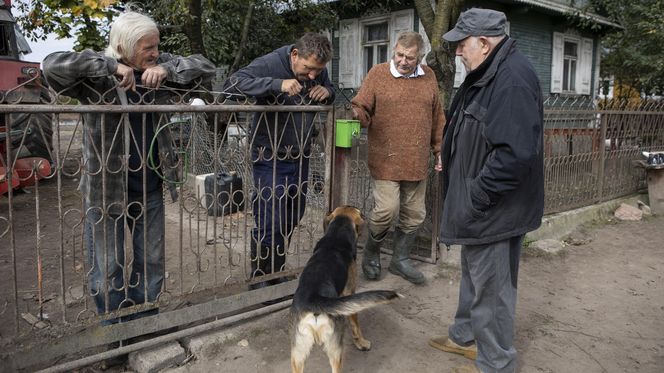 Rolnicy. Podlasie. Andrzej z Plutycz świętuje urodziny. Tak zmieniał się on i jego gospodarstwo