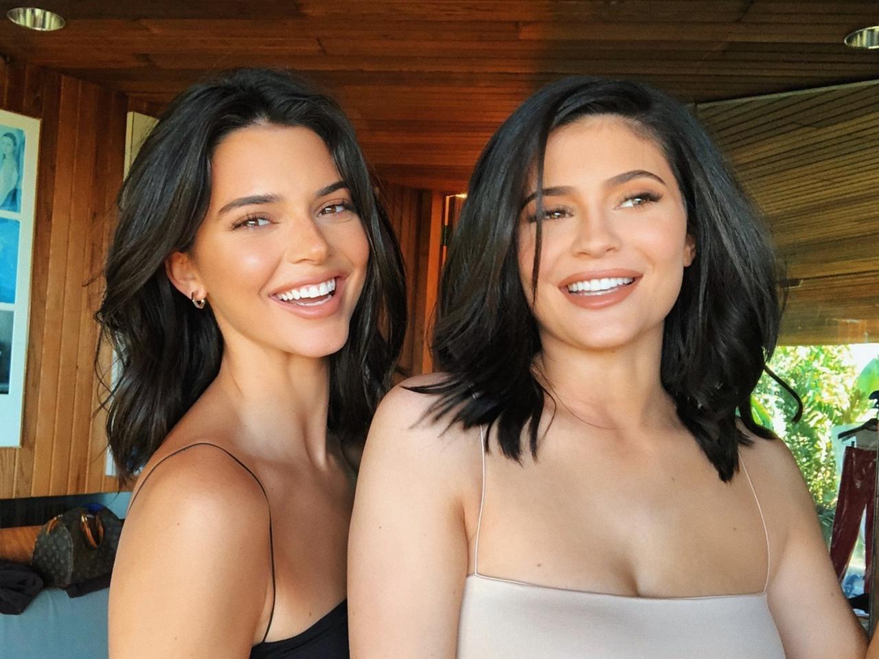 Kylie i Kendall Jenner będą tworzyć razem kosmetyki! Konflikt zażegnany?