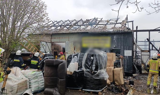 Pożar budynku ze środkami ochrony roślin w pow. zamojskim