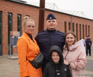 Dolnośląska policja przyjęła aż 37 nowych funkcjonariuszy. Zobacz zdjęcia i nagranie ze ślubowania