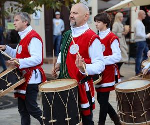 Korowód w ramach Międzynarodowego Festiwalu Renesansu w Lublinie