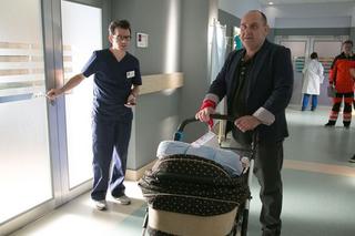 Na dobre i na złe odc. 635. Rysiek Grec (Sławomir Orzechowski), Artur Bart (Piotr Głowacki)