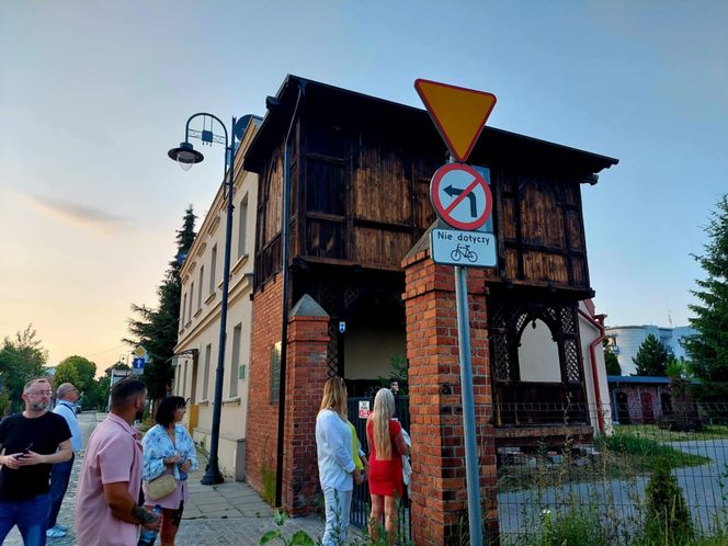 Magiczna Noc Świętojańska w Starym Fordonie. Spacer pod gwiazdami przyciągnął bydgoszczan i turystów
