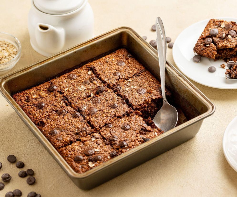 Wyśmienite ciasto czekoladowe bez mąki i cukru. Zrobisz je w 10 minut 