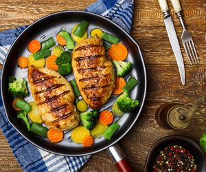 Piersi kurczaka na obiad - 20 pysznych dań obiadowych z drobiowego filetu