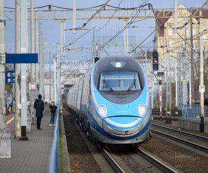 Pociąg Pendolino przejechał przez Poznań. Od dzisiaj tak będzie już codziennie [ZDJĘCIA]