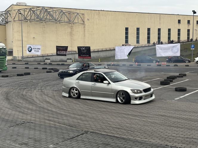 Finał WOŚP w Olsztynie. Występy artystyczne w Kortosferze i driftowanie na parkingu UWM [ZDJĘCIA]