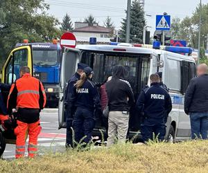 Tragedia podczas libacji. Pili alkohol, nagle buchnęły płomienie. Dwie osoby w szpitalu, jedna zatrzymana