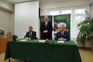 Skorzysta miasto, uczniowie i nauczyciele. Siedlecka „Samochodówka” podpisała umowę patronacką z Politechniką Warszawską