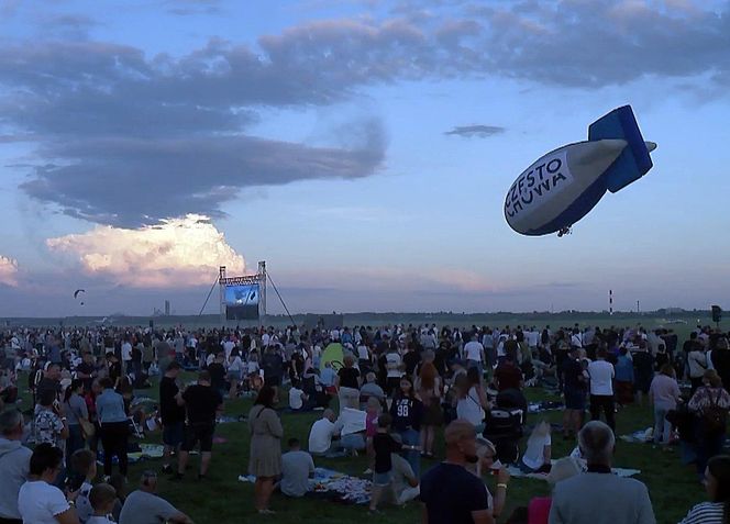 Sterowiec spadł na drzewa w czasie Air Show Rudniki