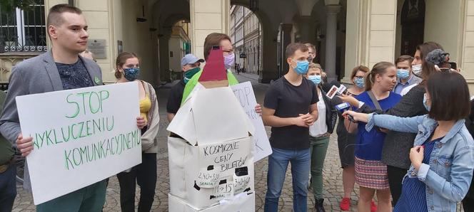 Protest przeciwko podwyżce cen biletów w MPK Wrocław