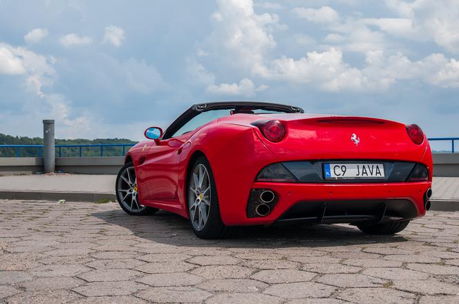 Ferrari California 4.3 490 KM 7AT