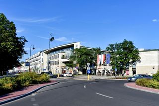 5. Powiat legionowski - mediana wynagrodzeń miesięcznych brutto (marzec 2025): 8098,52 zł