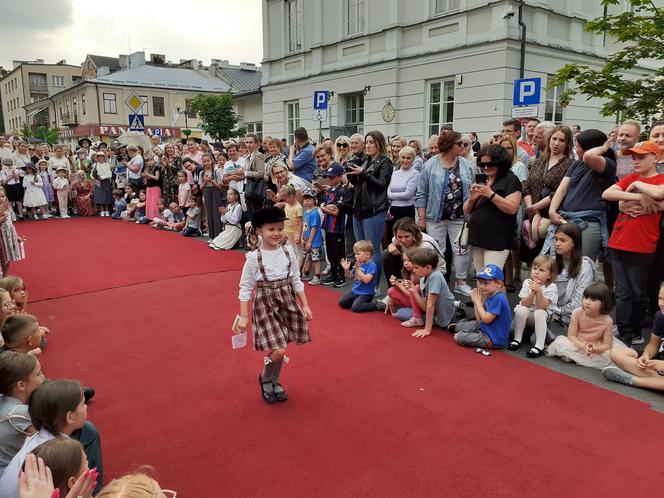 Siedlczanie mogli wsiąść w wehikuł czasu i zobaczyć ulicę Pułaskiego - Piękną sprzed stu lat