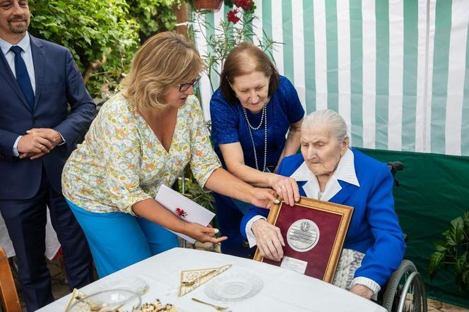 Pani Cecylia świętowała 102. urodziny! Seniorka ma jedną słabość. Kto by pomyślał!