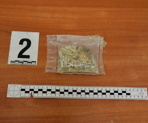 Pościg jak z filmu w Warszawie! W BMW środki odurzające i broń! Zobacz, co grozi zatrzymanej parze! 