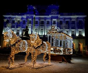 Warszawska iluminacja świąteczna. Magiczny spacer Traktem Królewskim