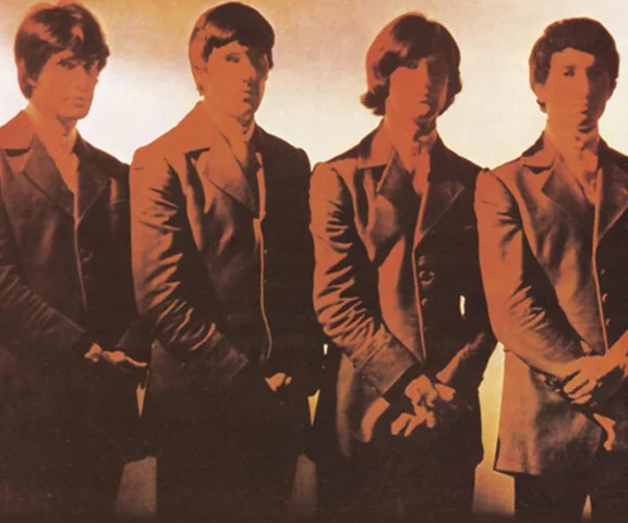Bracia z The Kinks nienawidzili się tak bardzo, że dostali zakaz wjazdu do USA. Ich konflikt zrujnował szansę na podbój świata