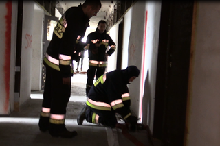 Pożar w Sosnowcu: W 10 minut z mieszkania zostały zgliszcza. strażacy zrobili test [WIDEO, ZDJĘCIA]