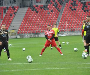 W Tychach grają gwiazdy światowego futbolu. Najpierw był pokazowy trening z młodzieżą