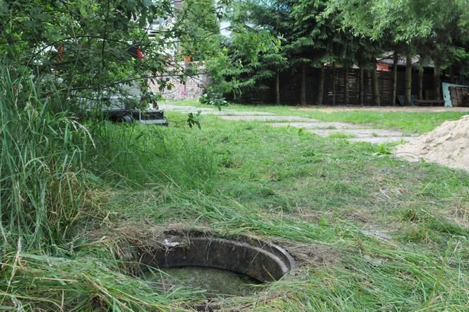 Ich synek utonął w studzience. Rodzice Szymona otrzymają zadośćuczynienie od miasta
