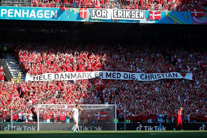 Christian Eriksen: niezwykły hołd dla piłkarza podczas meczu Dania - Belgia