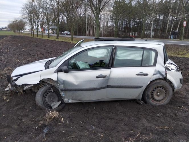 Wypadek w Radziejowie. Piękne Ferrari rozbite, 19-latek ukarany