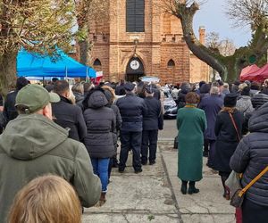 Tłumy żegnały młodego burmistrza i jego ojca