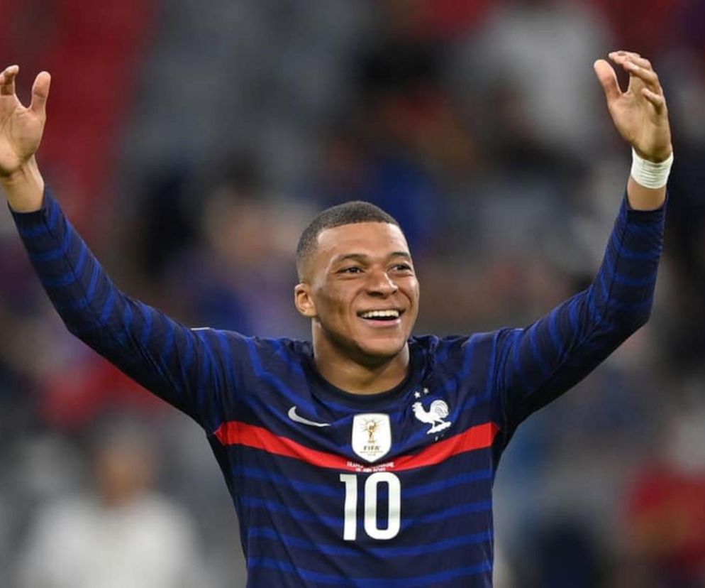 Piłkarski gwiazdor Kylian Mbappe przekazał podejrzane darowizny policjantom? Trwa śledztwo