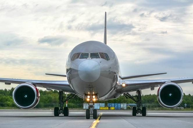 Lotnisko Łódź: Na Lublinku lądował dziś Boeing 767-300 [ZDJĘCIA]. To nie lada wydarzenie! [WIDEO]