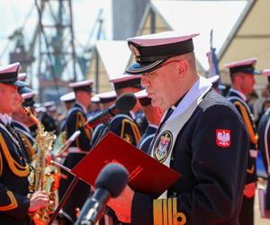 Wodowanie i chrzest przyszłego ORP Jaskółka