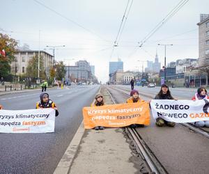 Incydent na Marszu Niepodległości w Warszawie. Aktywiści zablokowali trasę