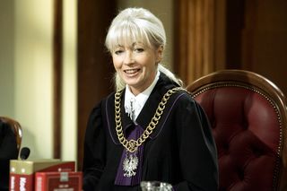 Pamiętacie sędzię Annę Marię Wesołowską? Tak dziś wygląda gwiazda telewizji. Aż trudno uwierzyć, że ma 71 lat!