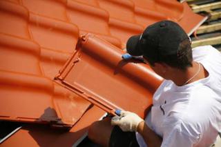 	Pokrycie dachowe bez błędów: jak wykonać kosz dachowy? (montaż dachówek)