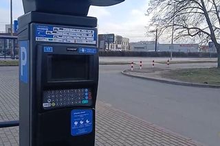 Na Wyżynach ludzie są wściekli. Spółdzielnia postawiła im pod blokiem parkomaty. To cios!