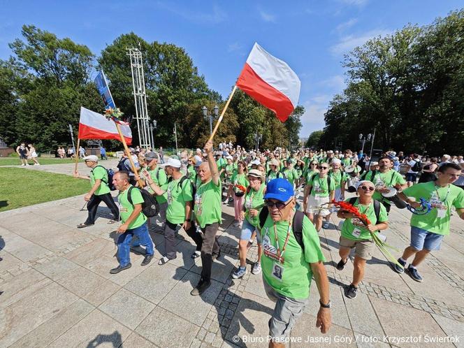 II szczyt pielgrzymkowy na Jasną Górę. Więcej pątników niż w zeszłym roku