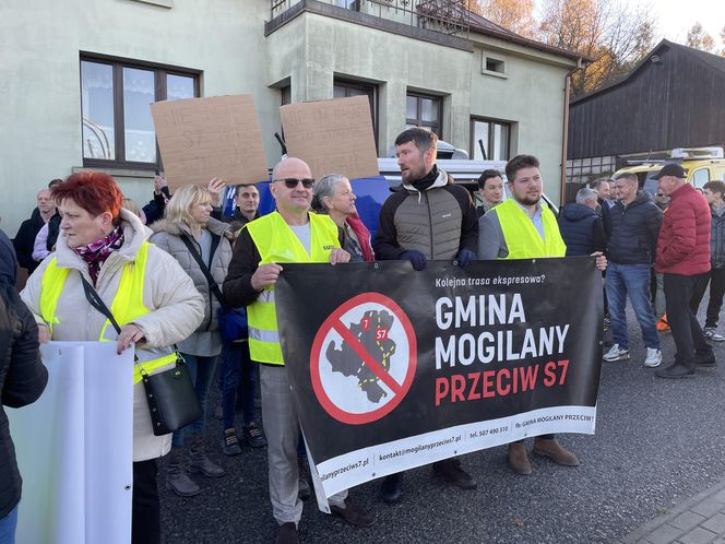 „Nie dla S7!”. Mieszkańcy Małopolski blokują zakopiankę