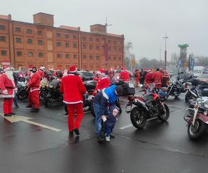 Mikołaje na motocyklach w Manufakturze. Finał corocznej akcji charytatywnej [ZDJĘCIA]