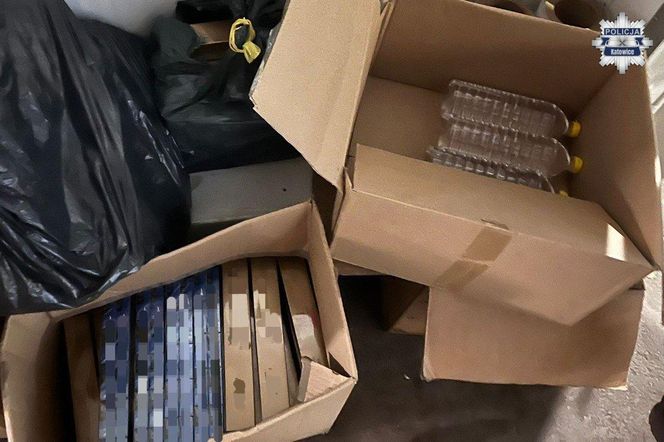 Nielegalny alkohol i papierosy w sklepie w Katowicach. Zabezpieczono kontrabandę wartą blisko 160 tys. zł