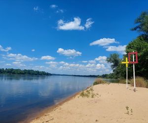 Wisła w Fordonie zaprasza turystów. Można popływać drewnianą łodzią i poczuć tę samą bryzę, co kiedyś flisacy 