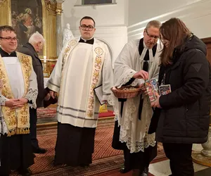 Pieniądze z tacy na rzecz WOŚP. Piękny gest parafii z Jaworza 